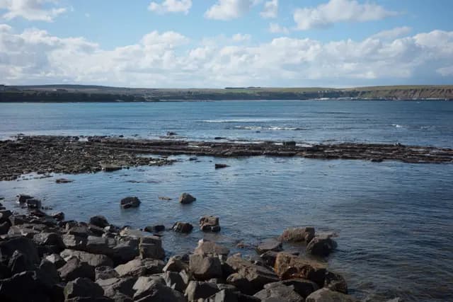 Thurso Shit Pipe surf photo 1